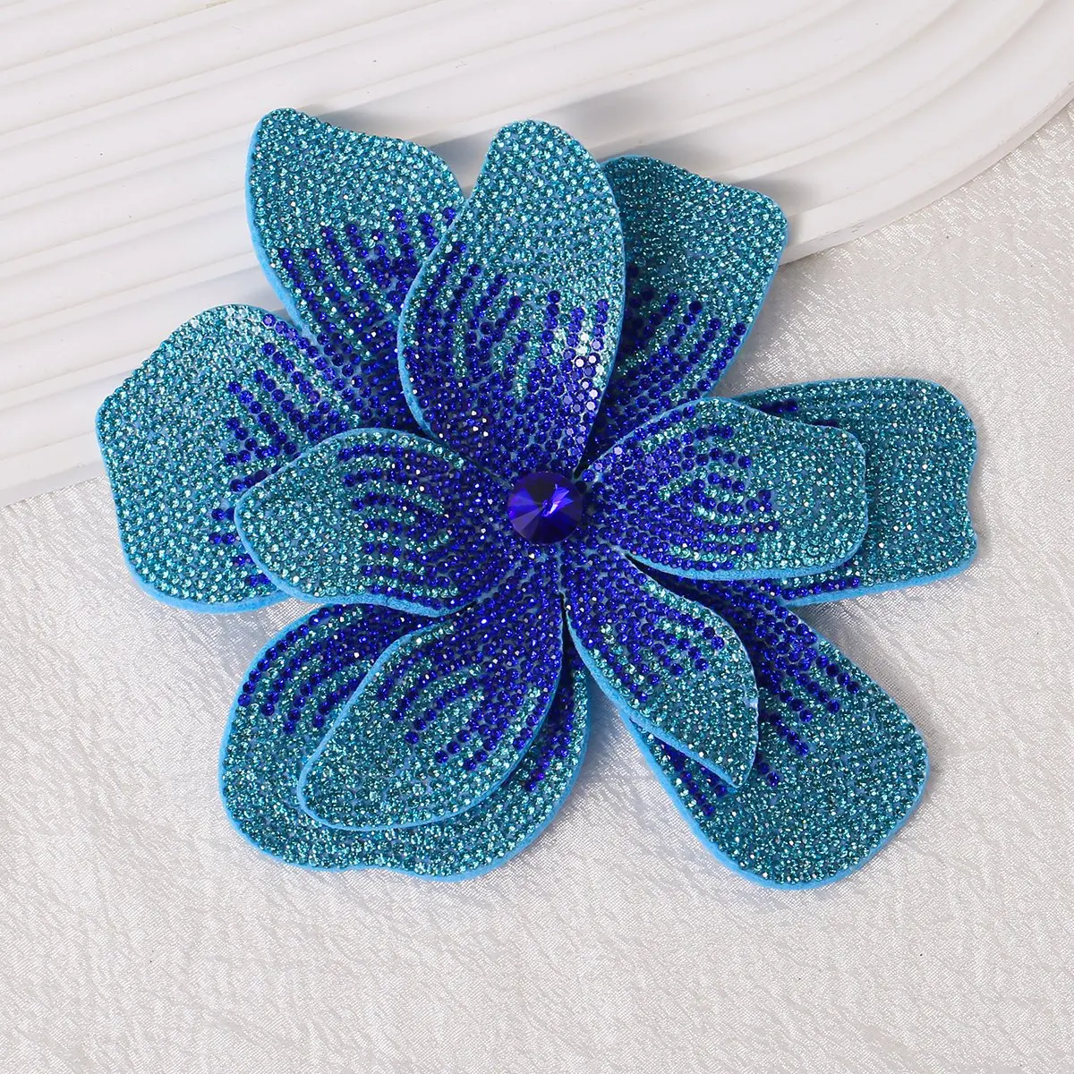 1 Stück Dreidimensionale Strass-Blumenapplikation Funkelnde DIY-Bastelzubehör Glitzernde Aufnäh-Applikation zur Verzierung – Detail 3