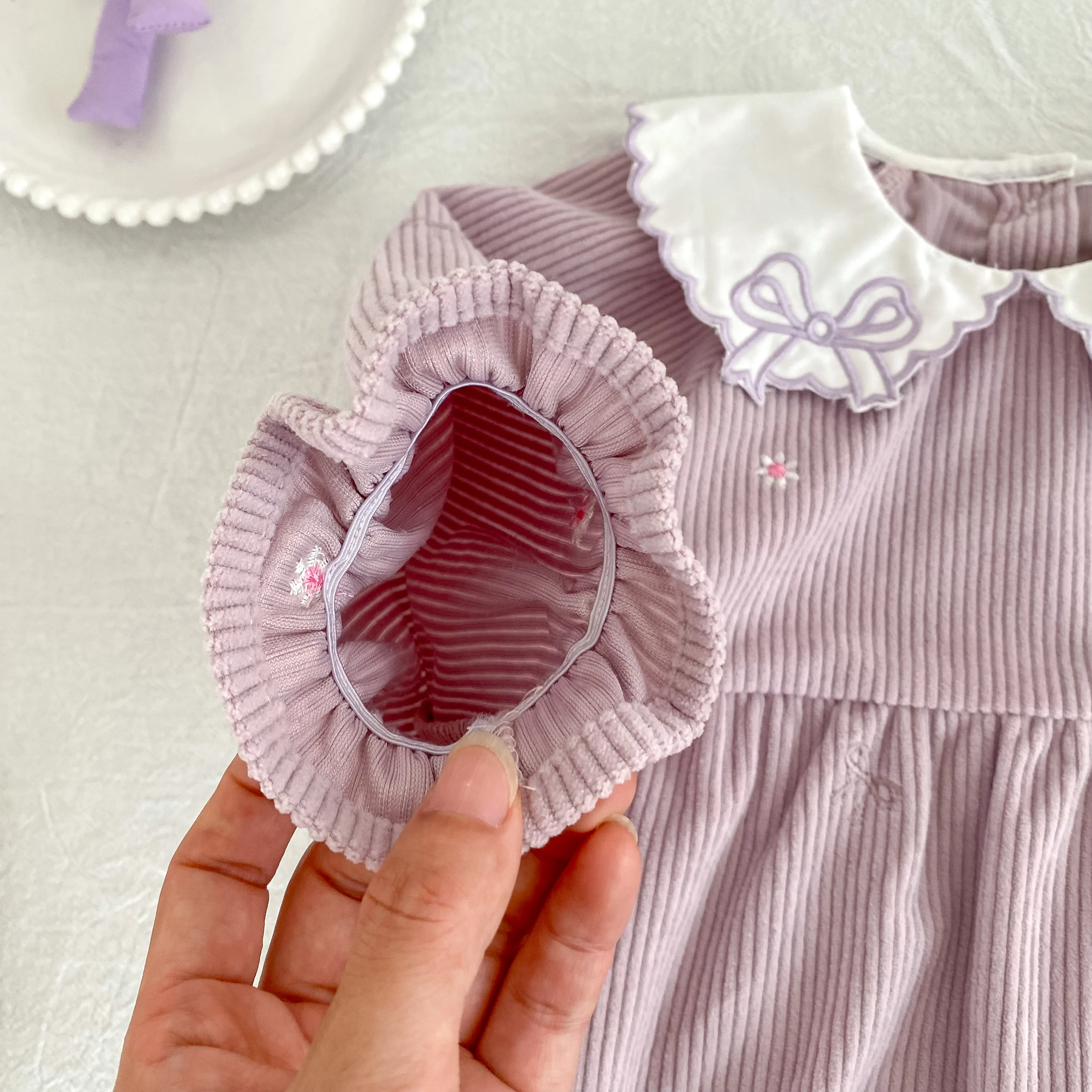 2026 Baby-Mädchen Cord-Strampler 0-24M Süßer Schleifenkragen mit Stickerei Langarm-Body für Kleinkinder Mädchen Frühling Winter Jumpsuit – Detail 10