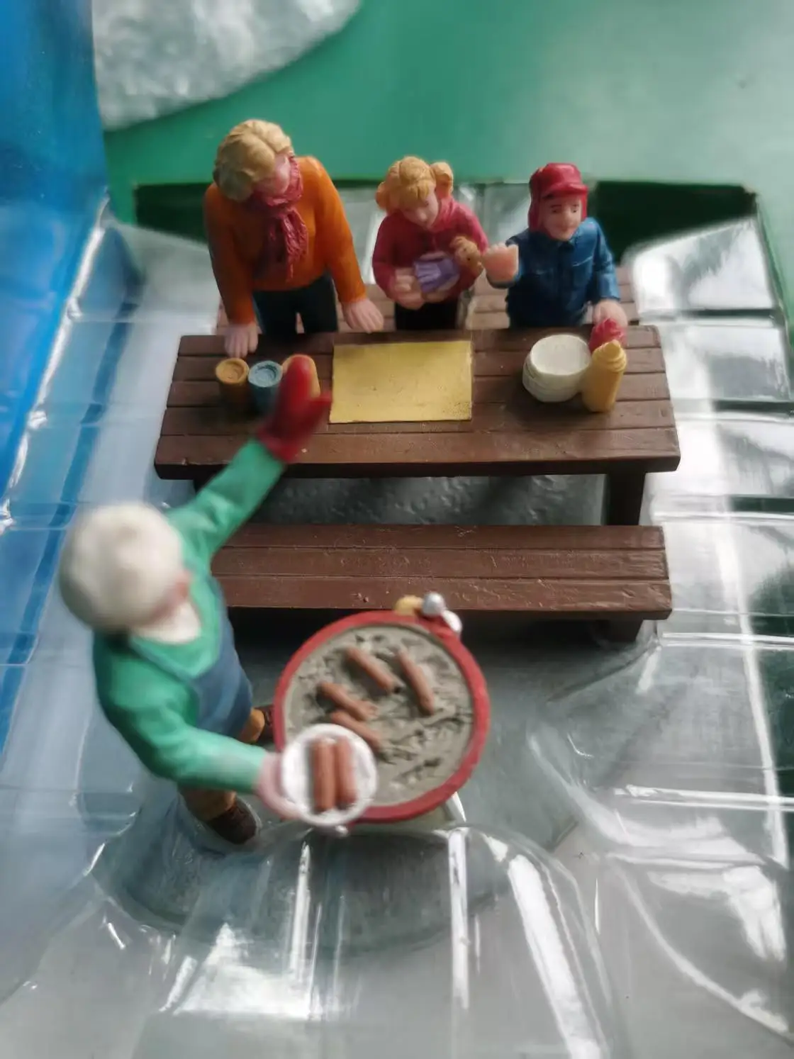 Resin Figure Mental Psychological Sand Table Game Box Court Therapy Family BBQ