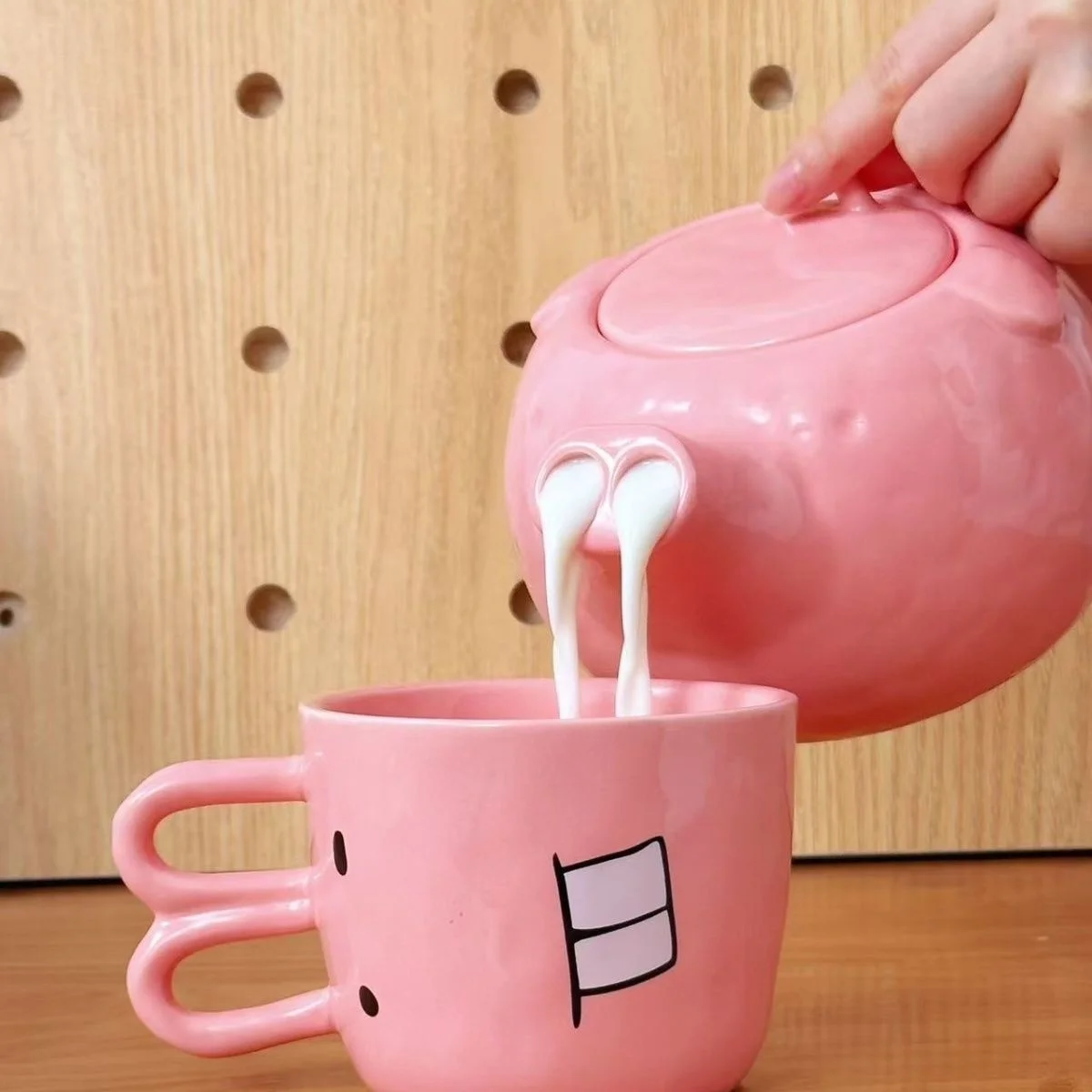 Pig Nose Teapot and Rabbit Tooth Mug Gift Set