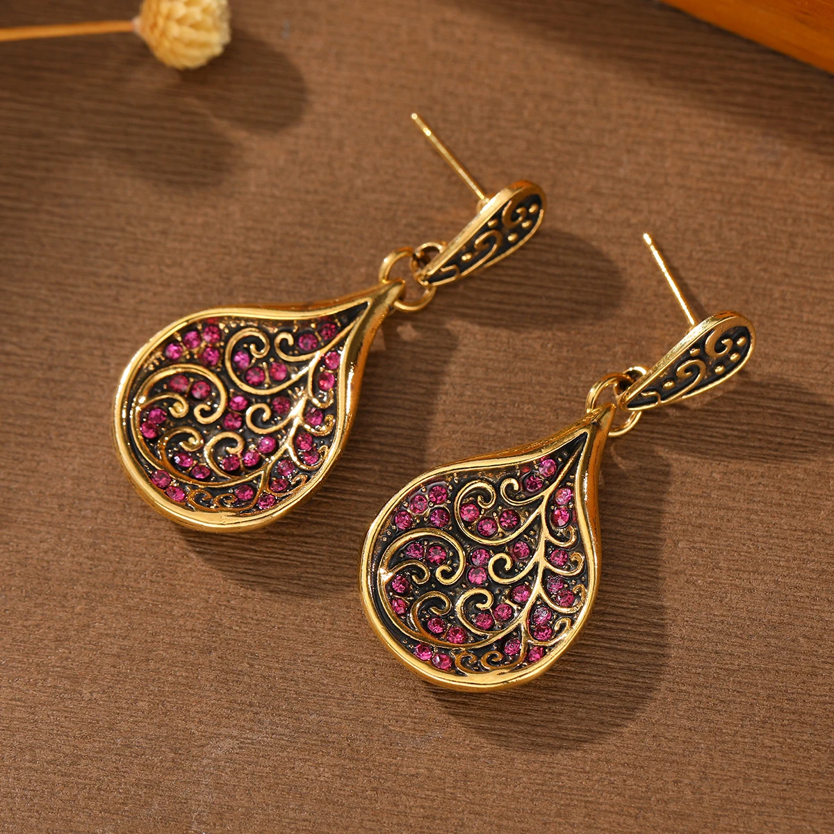Vintage Scroll Filigree Teardrop Inlaid Synthetic Gem Two-Tier Drop Earrings For Women, Ideal For Banquet & Party