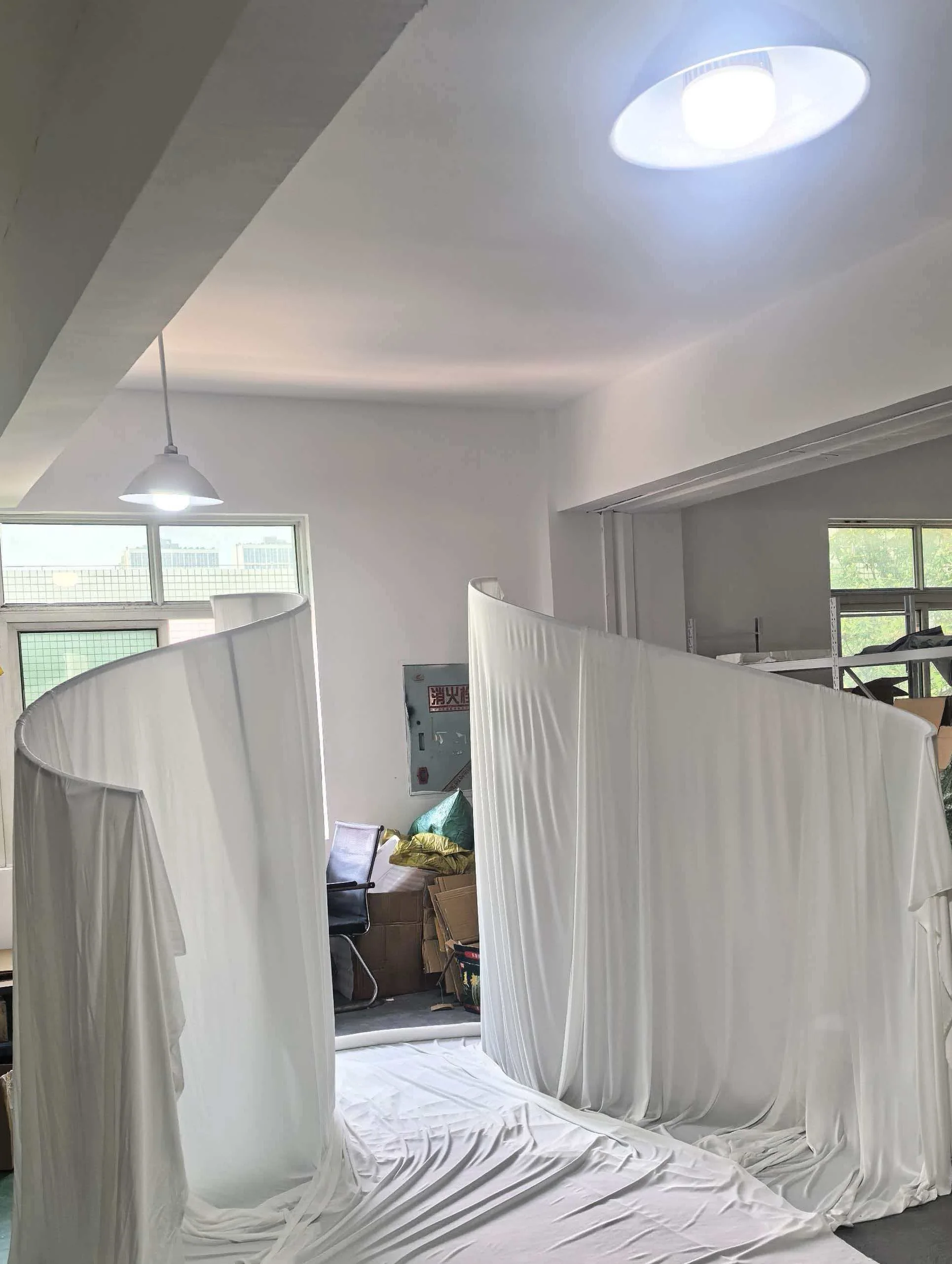 2 Stück Romantische Spiral-Stoffvorhänge Premium-Qualität Bogenförmiger Hintergrund für Hochzeitszeremonien im Freien, Partys, Empfänge und Veranstaltungsortdekoration – Detail 7