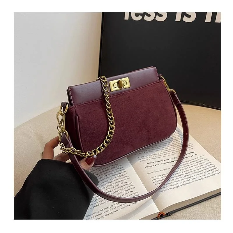 

Fashion Frosted Leather Lock Bags Matte Suede Retro Chain Shoulder Crossbody Bag For Women Autumn and Winter Underarm Bags Red