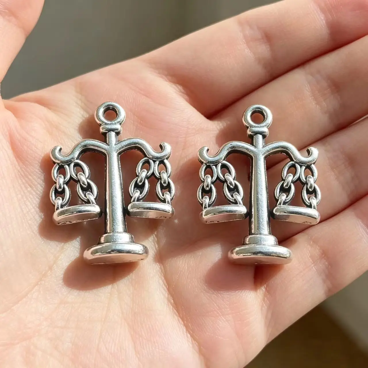 10pcs/Lot 20x15mm Antique Silver Color Balance Scale Justice Charms Pendant For Jewelry Making DIY Jewelry Findings