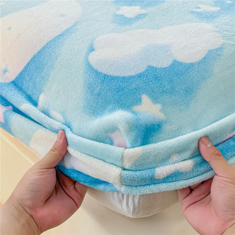 Skin-friendly Velvet Fitted Sheet Cartoon Style Bedsheet Winter Bed Cover Home Bed Linen couvre lit (Pillowcase Need Order)