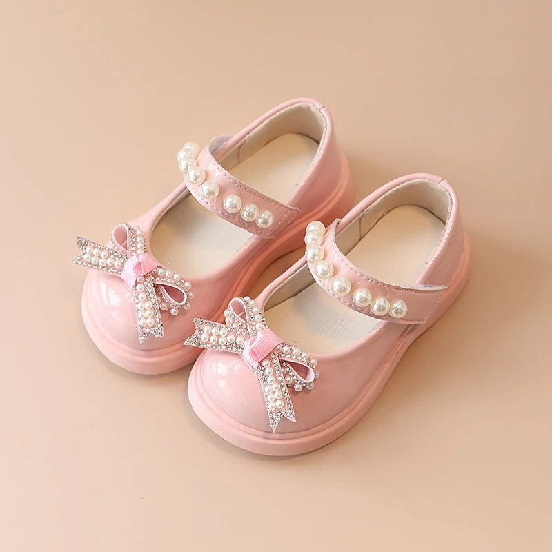 Girls 2024 New Elegant Bow Princess Style Pu Leather Sandals For Kids Girls Cute Dress Party Pearl Pearl Dance Shoes For Girls