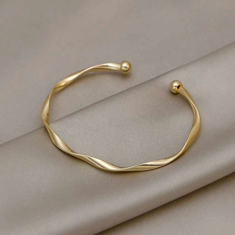 Silver twisted opening bangle for women