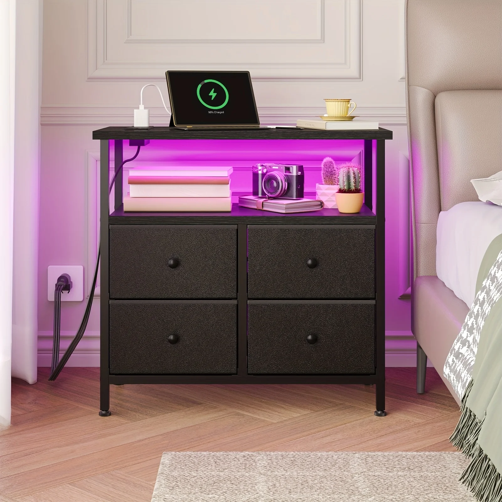 

Прикроватная тумбочка с зарядной станцией, 4 выдвижными ящиками и LED-подсветкой, шкафчик для хранения с открытыми полками