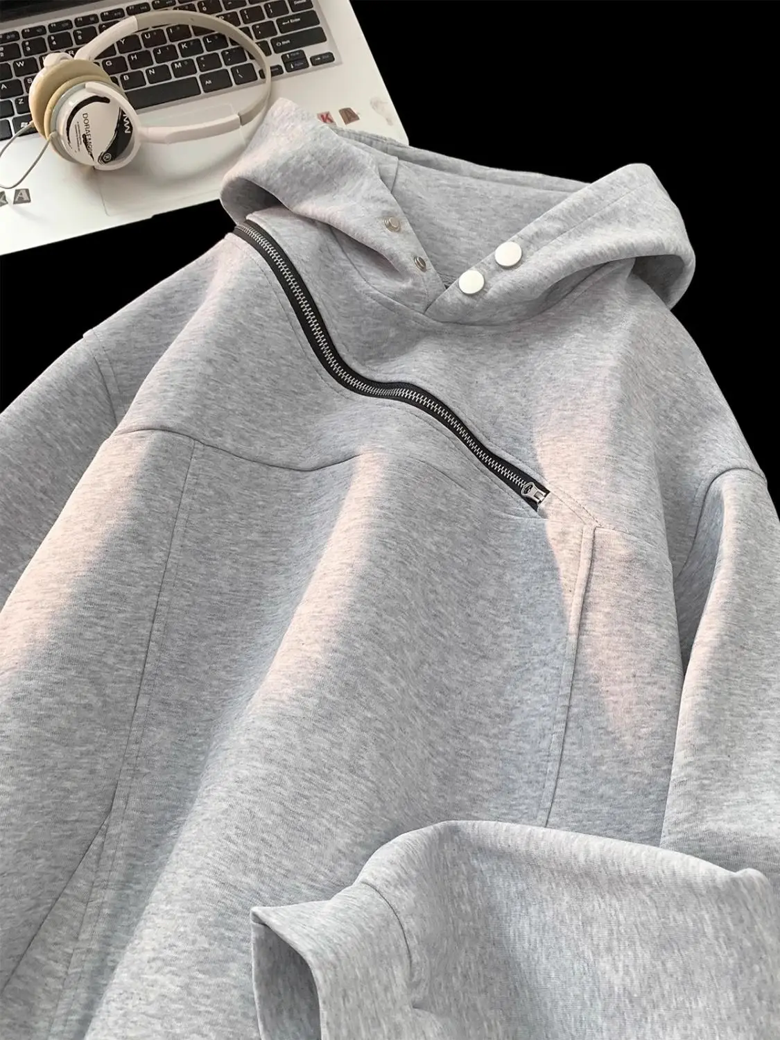 

Mens With Hat Hoodies Biker Half-Zip Quarterzip Standcollar Zipper-Front O-Neck V-Neck Round-Neck Crewneck Buttons Closures Boxy