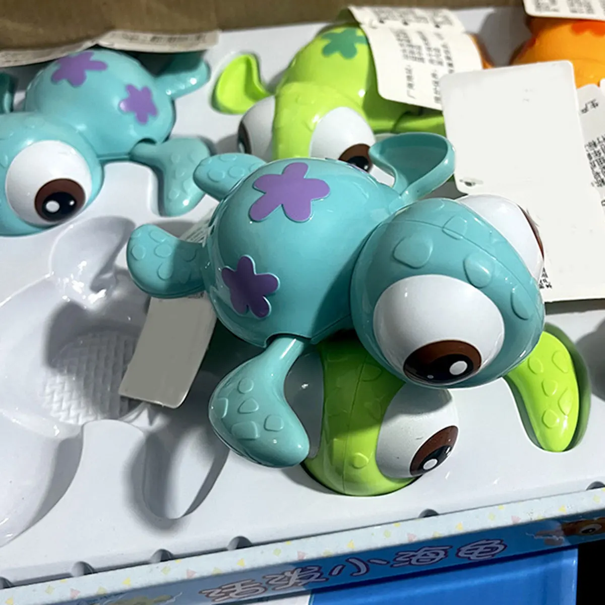 ของเล่นเต่าน้อยว่ายน้ำแบบไขลาน ไม่ต้องใช้แบตเตอรี่ ของเล่นแบบอินเทอร์แอคทีฟ เต่าน้อยน้อยแสนสนุก ของเล่นในน้ำสำหรับอาบน้ำ