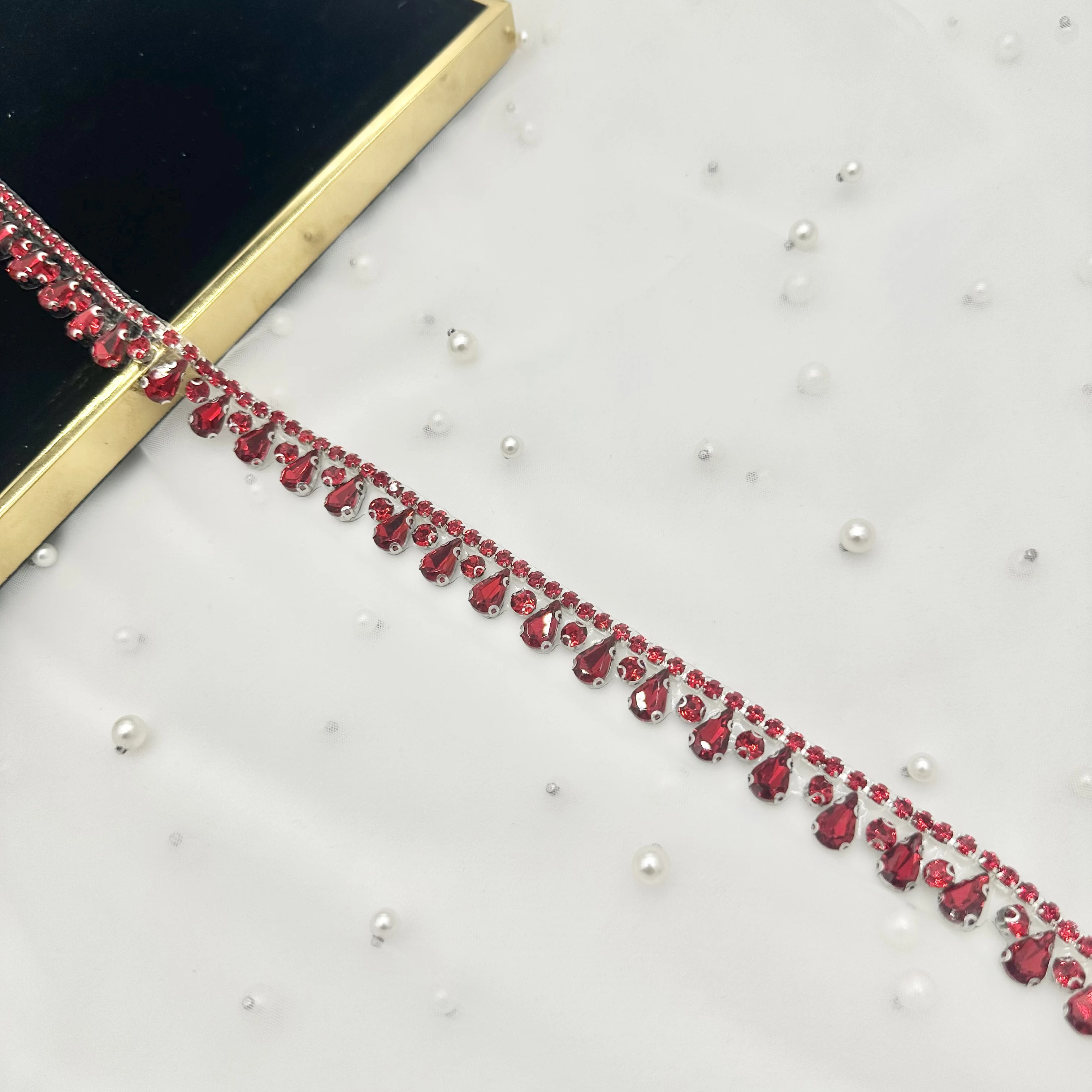 Low-Temperature Adhesive Rhinestone Flower DIY Bead Decorations for Hand Sewing  for Bridal Gowns Evening Dresses Or High-End Ac