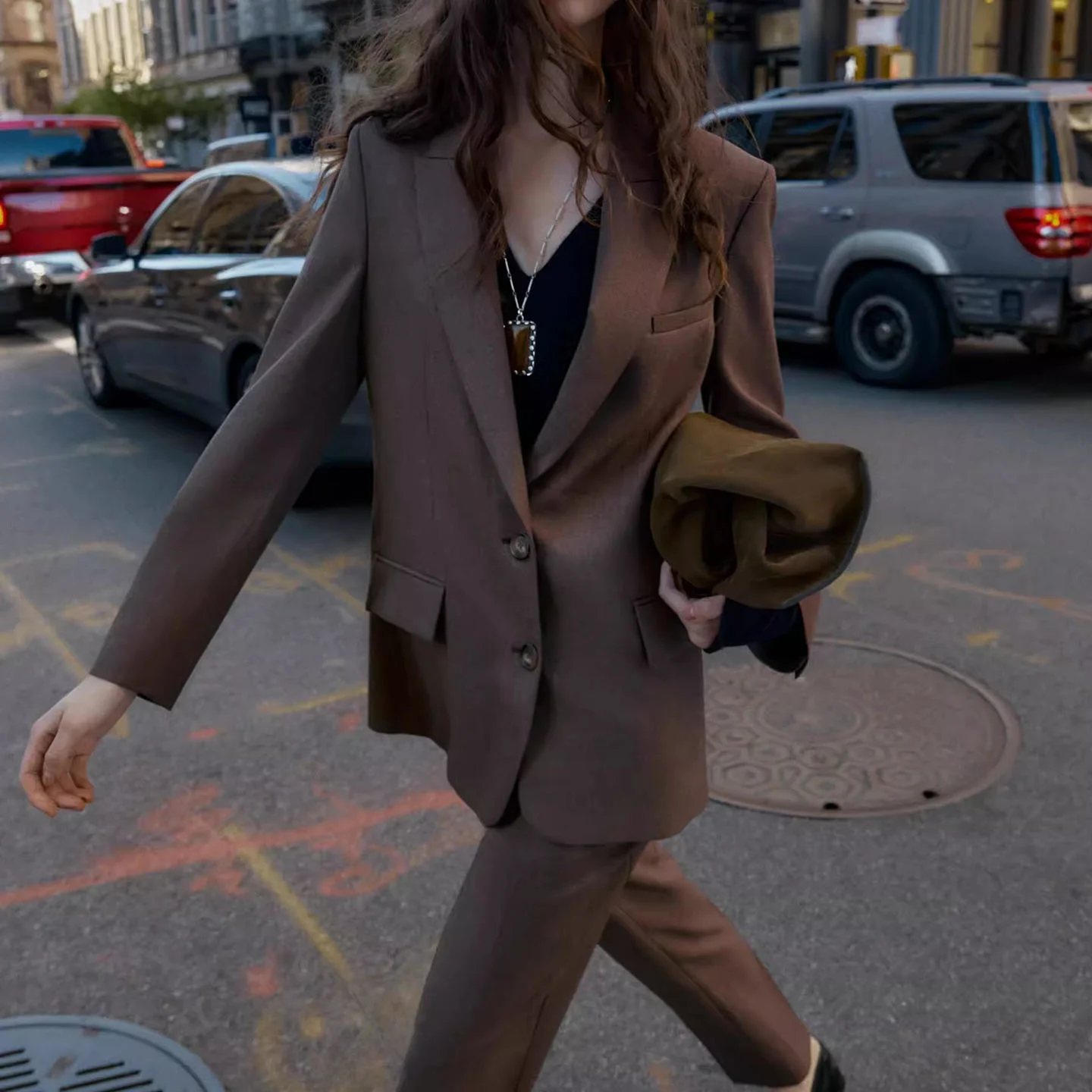 بدلة جايت عصرية بفتحة با للنساء لخريف 2025 Z ماركة طويلة Sve ملابس يومية رفيعة منتظمة صينية