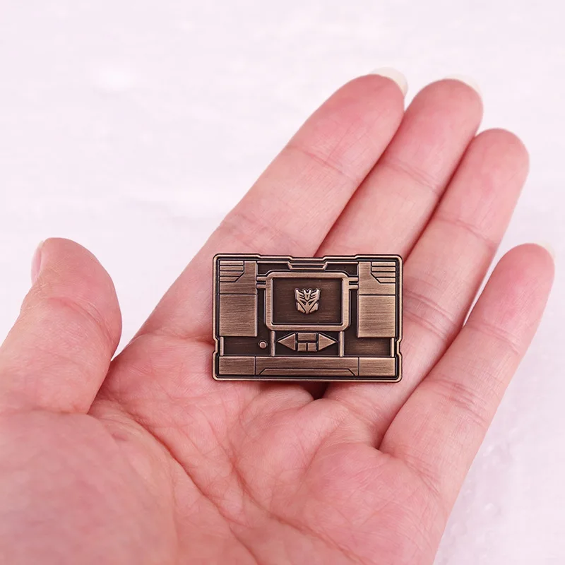 3cm 変身ヴィンテージブローチバッジアクセサリー、映画やゲームの周辺機器を飾るギフト