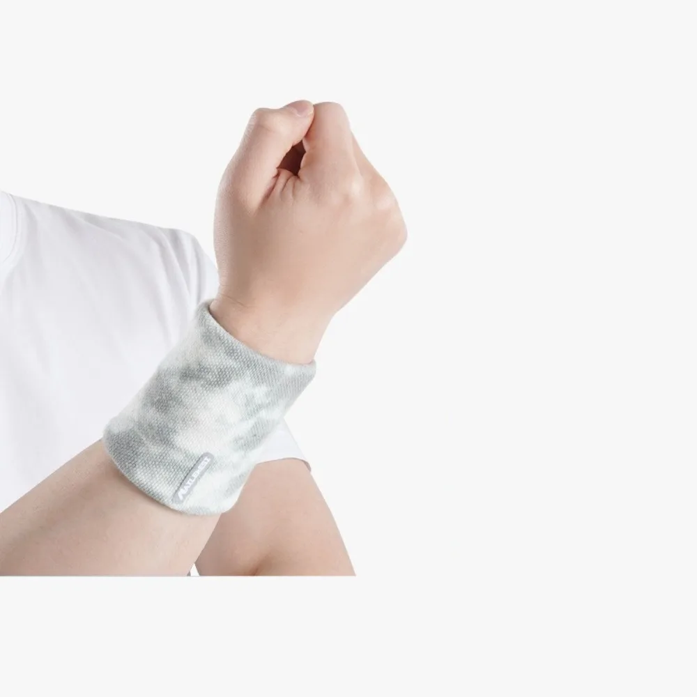 

Sports wrist guard universal sprain wrist tendon sheath cover basketball badminton fitness protection wrist wipe sweat