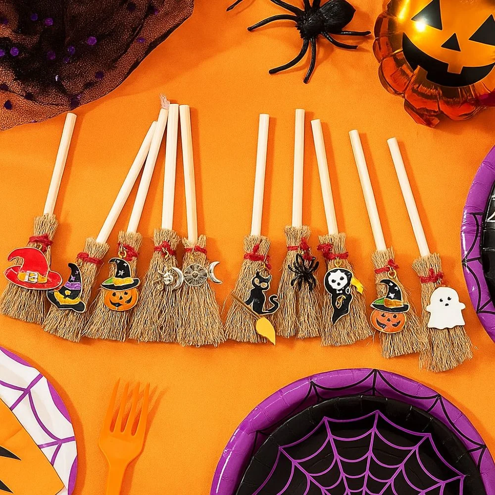 

10cm Halloween Broom Spider Ghost Hat Black Cat Mini Broom Pendant Wooden Halloween Party Decoration Car Pendant