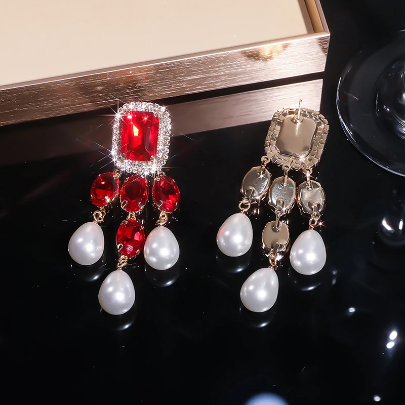 الأوروبية والأمريكية مبالغ فيها سلسلة هندسية تقليد اللؤلؤ الملونة كريستال كبير أقراط فستان العشاء كل مباراة