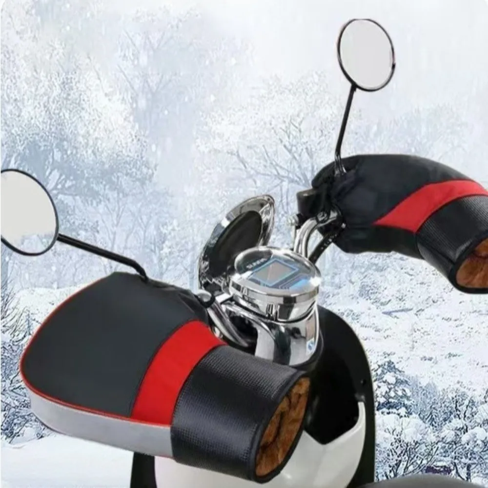 防水加工を施したバイク用ハンドルグローブ。反射素材のストリップ付きで、防風性にも優れ、耐久性があり、あらゆるバイクに使える汎用性の高いハンドカバー。