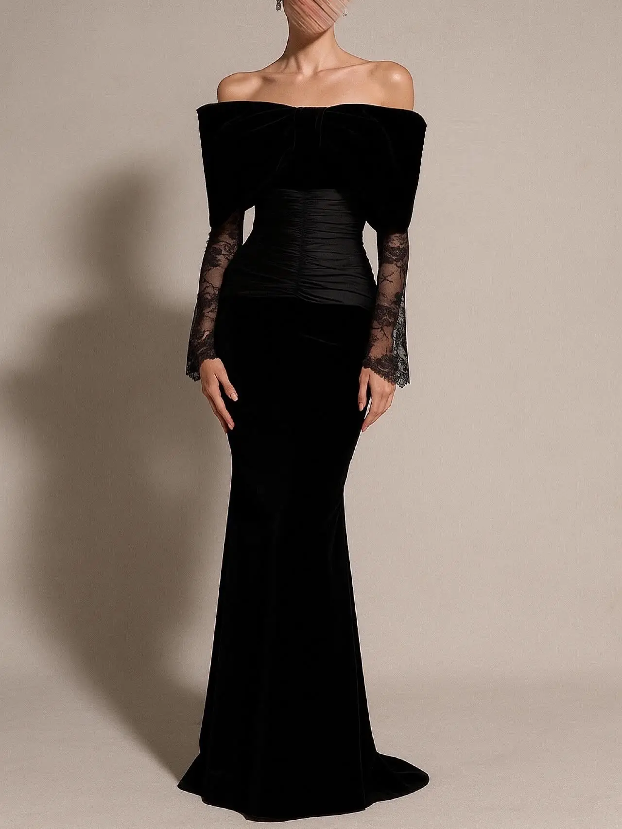 فستان حفلات أسود أنيق مخصص للنساء خارج الكتف من الدانتيل للحفلات المسائية وفساتين المناسبات الرسمية بطول الأرض