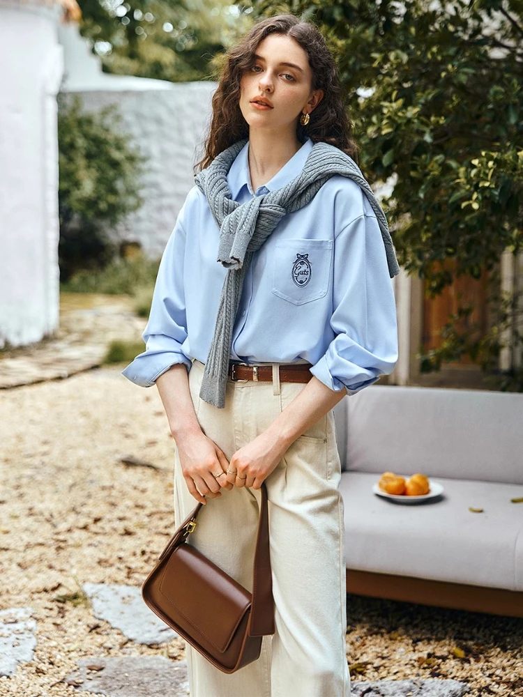 

OLrain Women's French Blue Shirt Solid Embroidery Patch Pockets Turn-down Collar Shirt 2025 Autumn New Arrival Tops M57QC000088