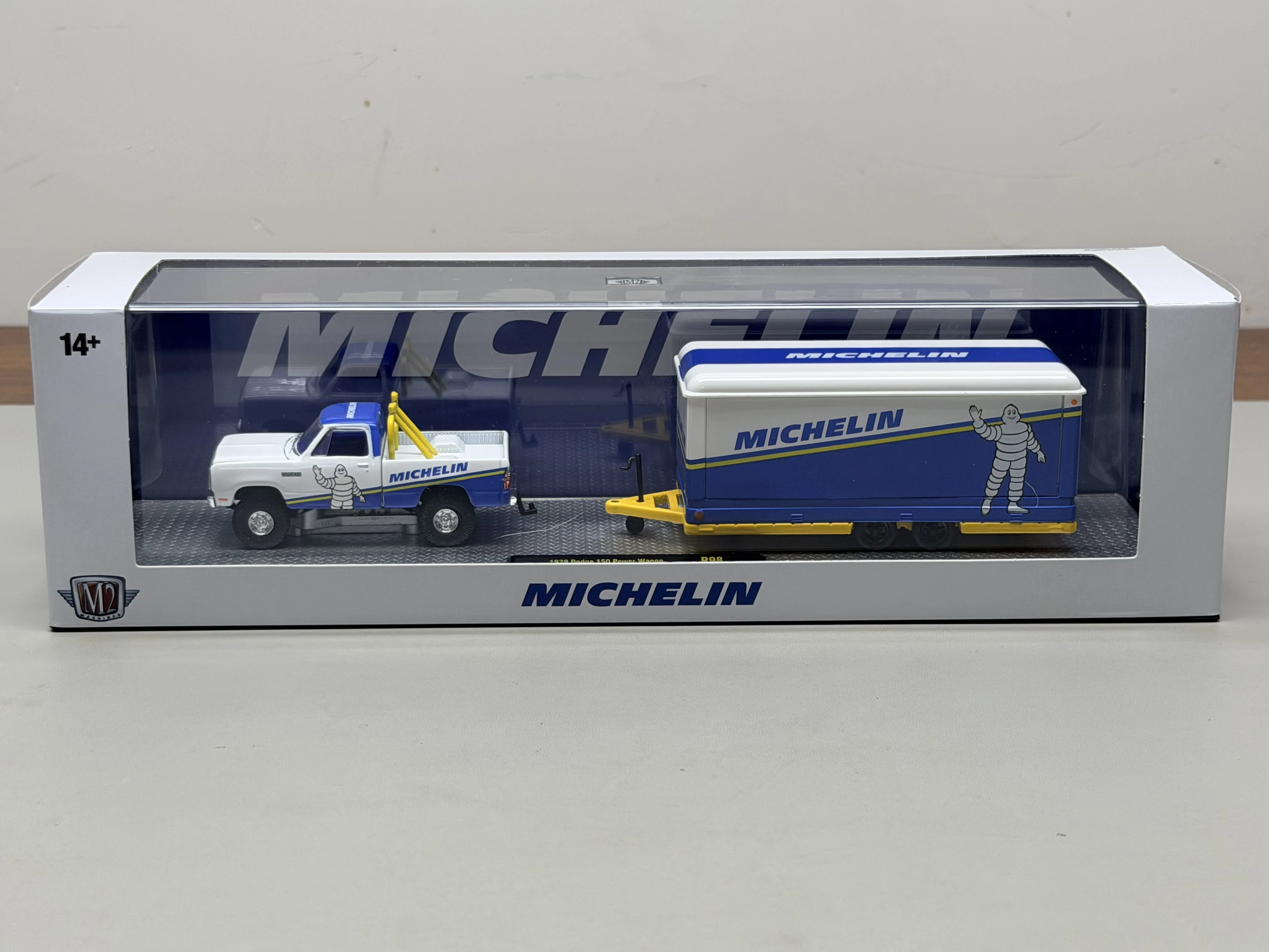 M2 Machines 1/64 Alloy Model Car Suit Series Collection - A variety of styles to choose from