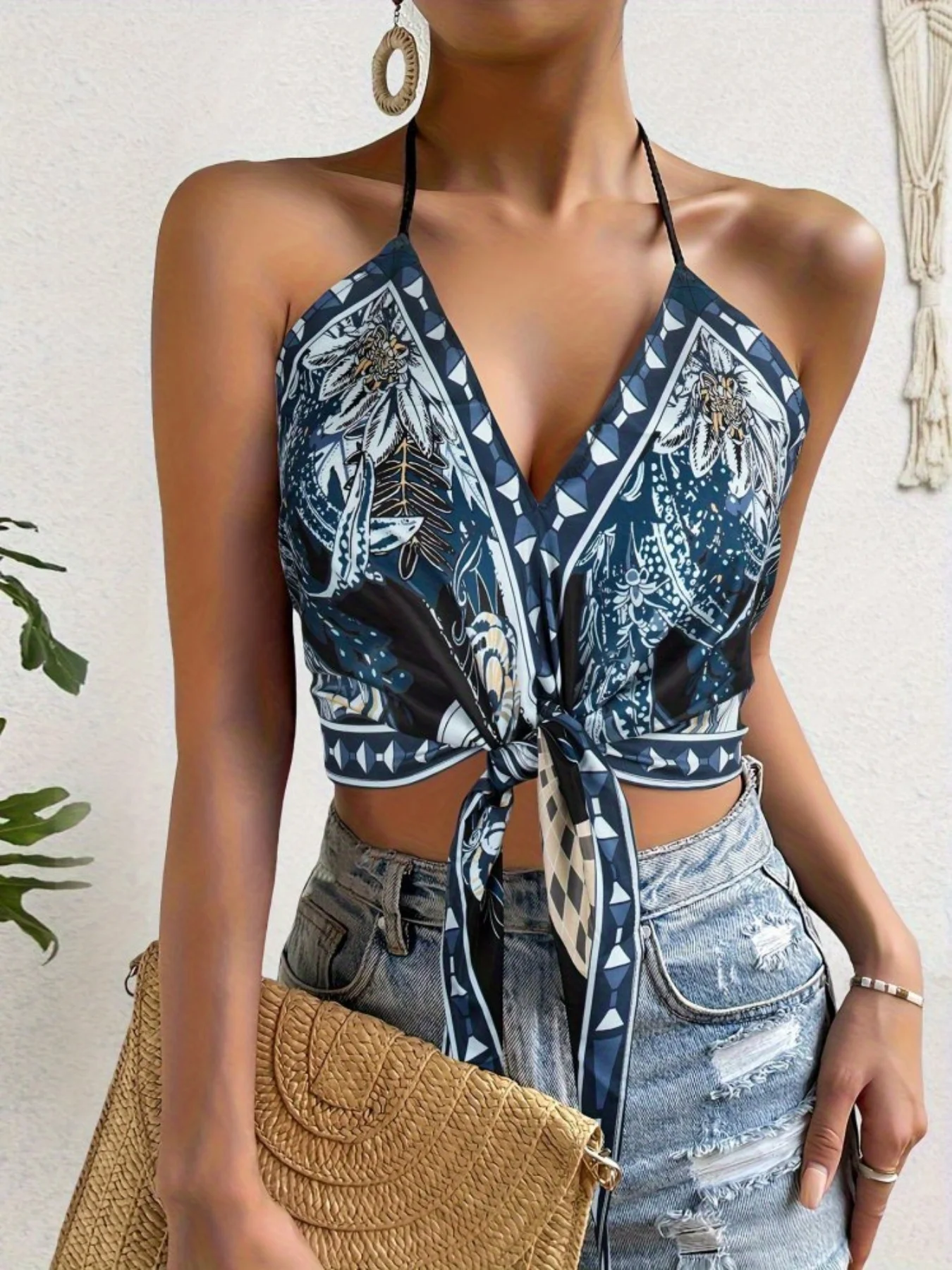 

Женский укороченный топ больших размеров с синим цветочным принтом и бретелькой на шее - Повседневная майка без рукавов с глубоким v-образным вырезом и завязками спереди 2025 г.