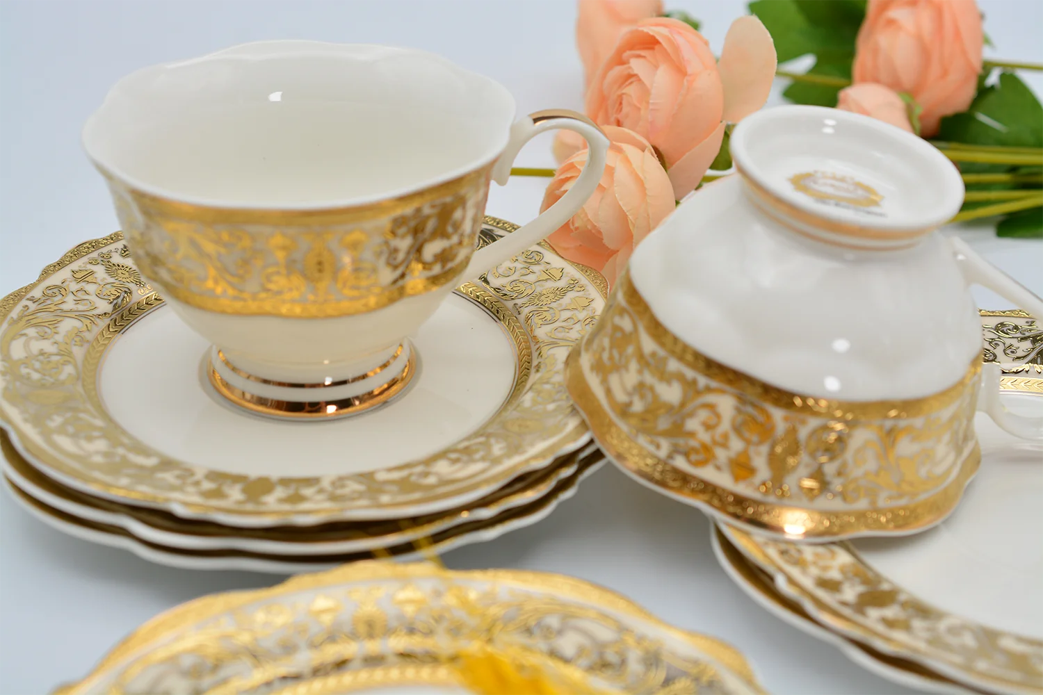 Luxury style gold decoration beautiful pattern tableware dishwasher safety products