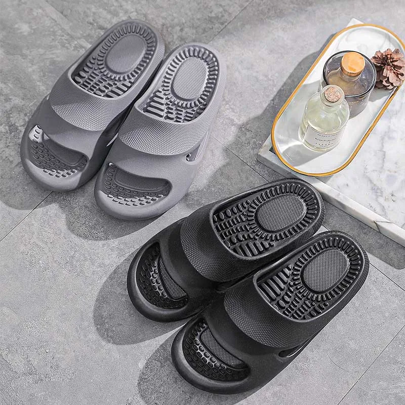 2023 Massage Leaky Slippers Step on Shit, Thick-soled Indoor Bathroom Non-slip Bath Soft-soled Slippers for Men's New Style