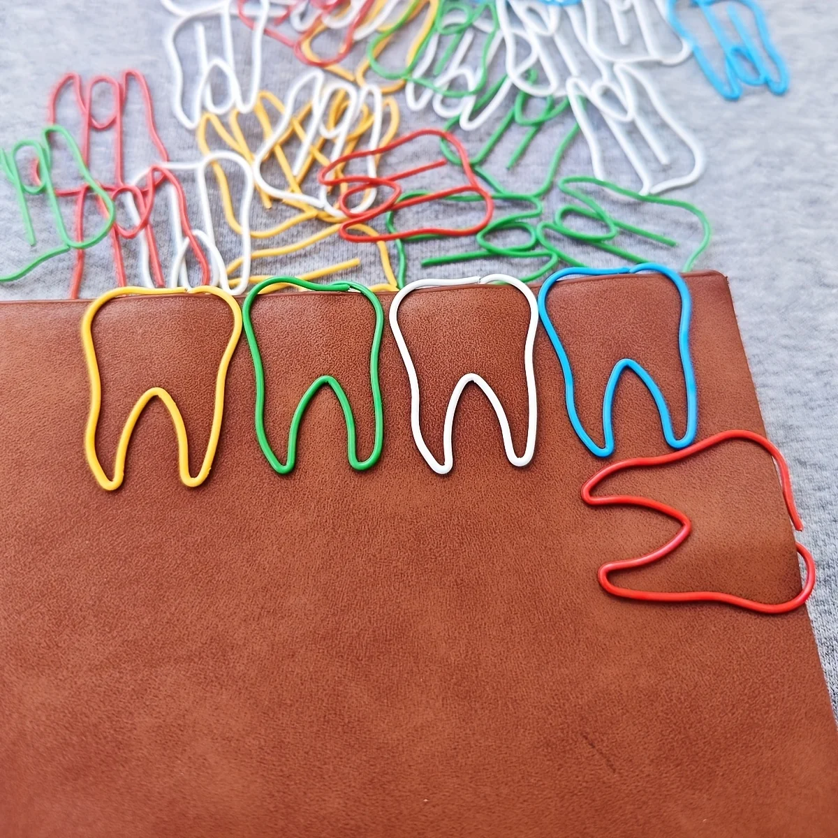 20Pcs Colorful Tooth Shaped Paper Clips Ideal for Party Invitations Notebooks Bookmarks Office School Supplies