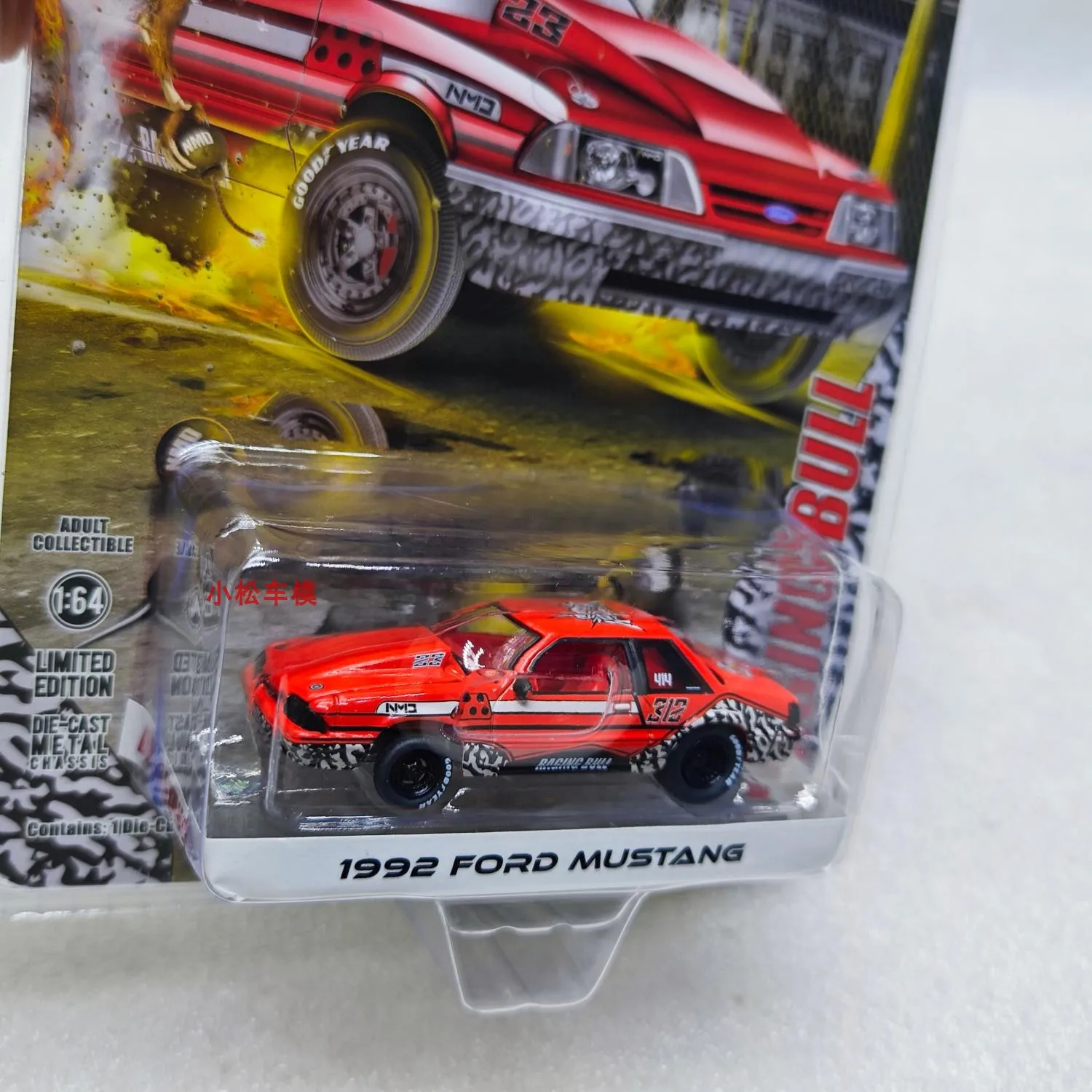 

1:64 1992, модель Mustang High Simulation, литая под давлением модель автомобиля из металлического сплава, украшение автомобиля, коллекция подарков