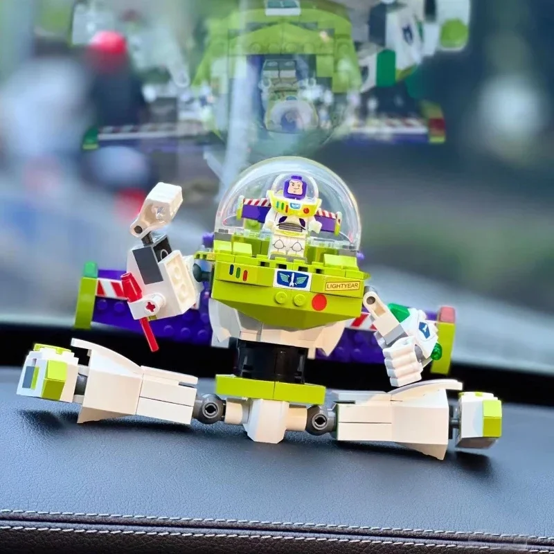 2024 Disney Pixar Toys Story Buzz Lightyear Moc Mecha Puzzle Zmontowane klocki do budowania Prezenty dla dzieci Chłopiec Zabawki montażowe