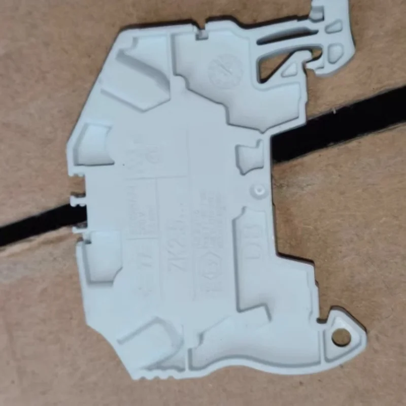 ABB spring terminal ZK2.5; ENTRELEC SNK TE number 1SNK 705010R0000 ABB joint manufacturing