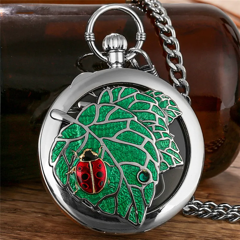Retro Play Music Quarz-Taschenuhr mit Käferblatt-Muster Castle in the Sky Melody Eleganter Vintage-Uhr mit FOB-Kette – Detail 3