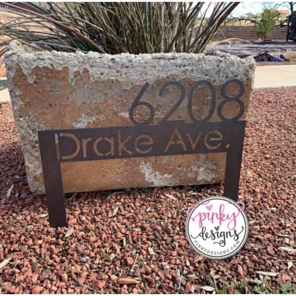 1pc Chic Personalized Modern Address Sign Incorporated with Street Name Custom Metal Yard Decoration for Sophisticated Appeal