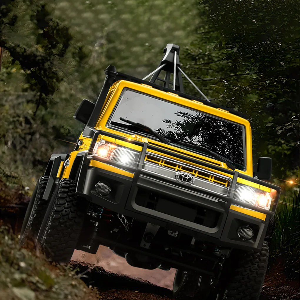 1/12 MN82T 2.4g 4wd Afstandsbediening Terreinwagen Simulatie Klassieke Terreinwagen RC Auto Model met Licht