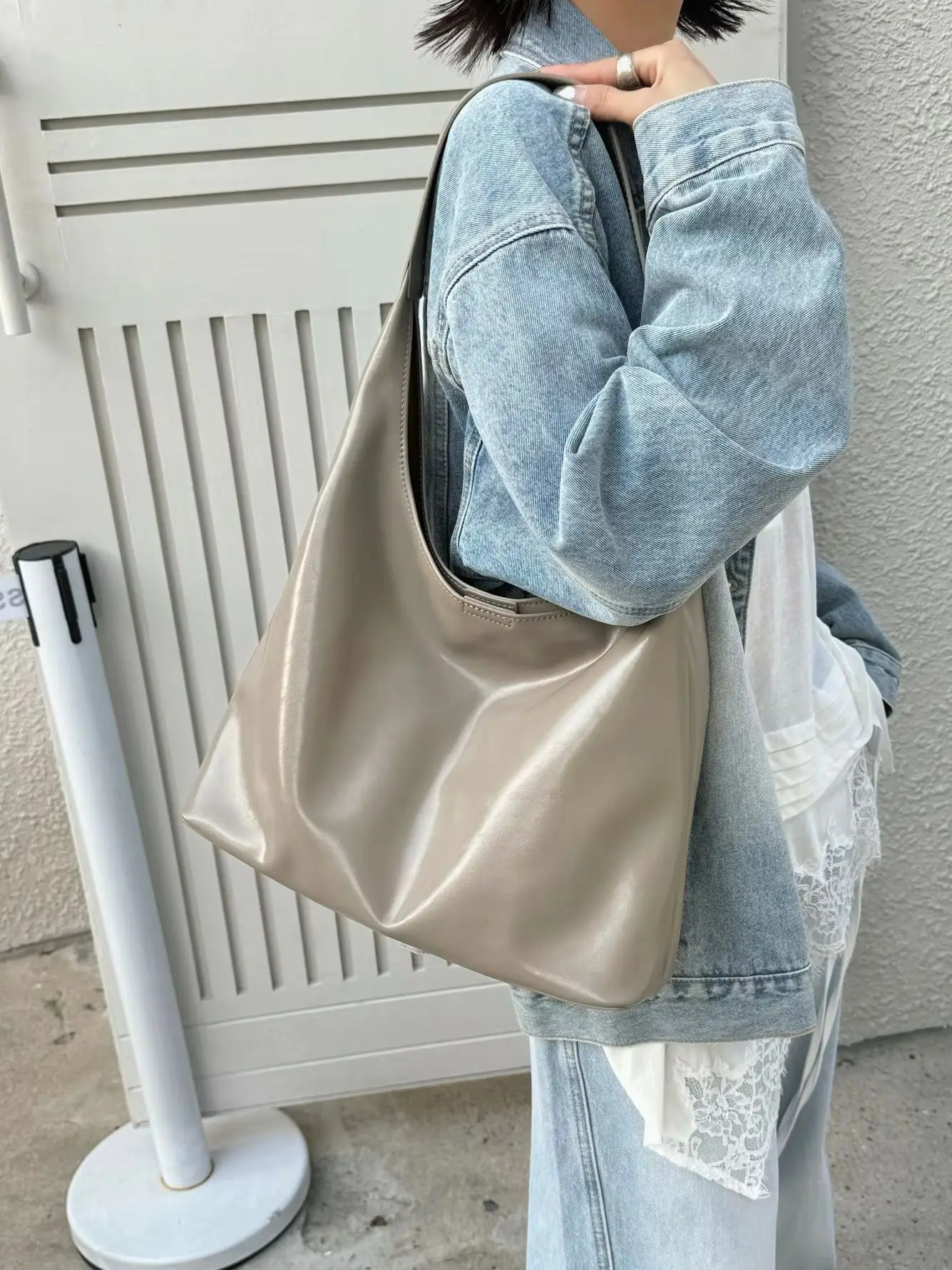 

Новая женская сумка-тоут из натуральной кожи, большая, класса люкс, дизайнерская, из воловьей кожи, на плечо, подмышку, высокого качества