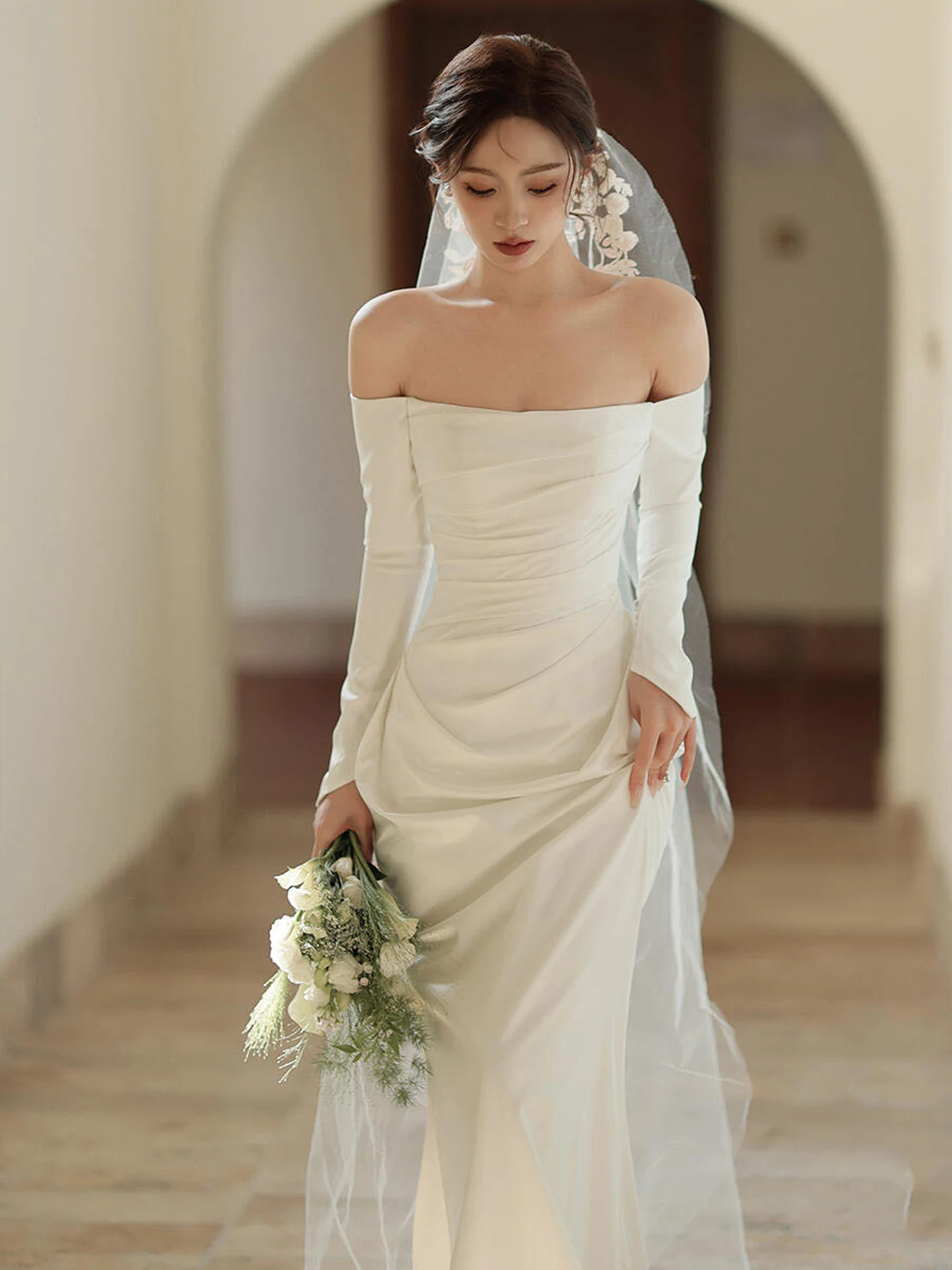 

Ele Simple Satin Long Sve One oulder Fi Tail Wedding Dr Lightweight Bridal Gown with Veil for Younger Women