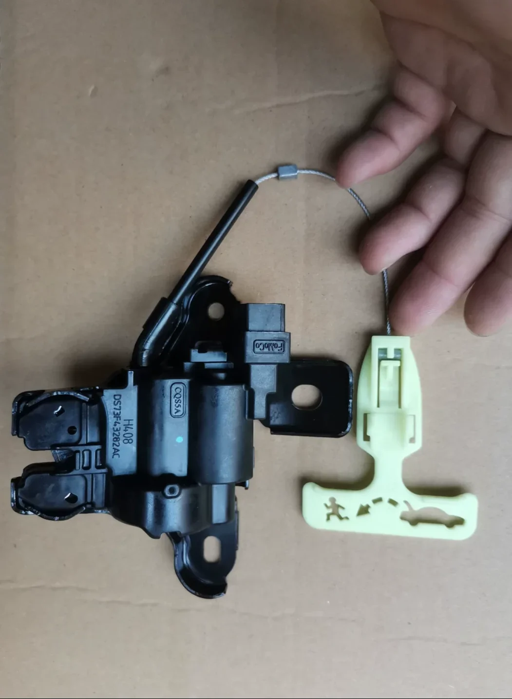 

for Ford new Mondeo Taurus escort trunk lock engine rear tailgate motor actuator