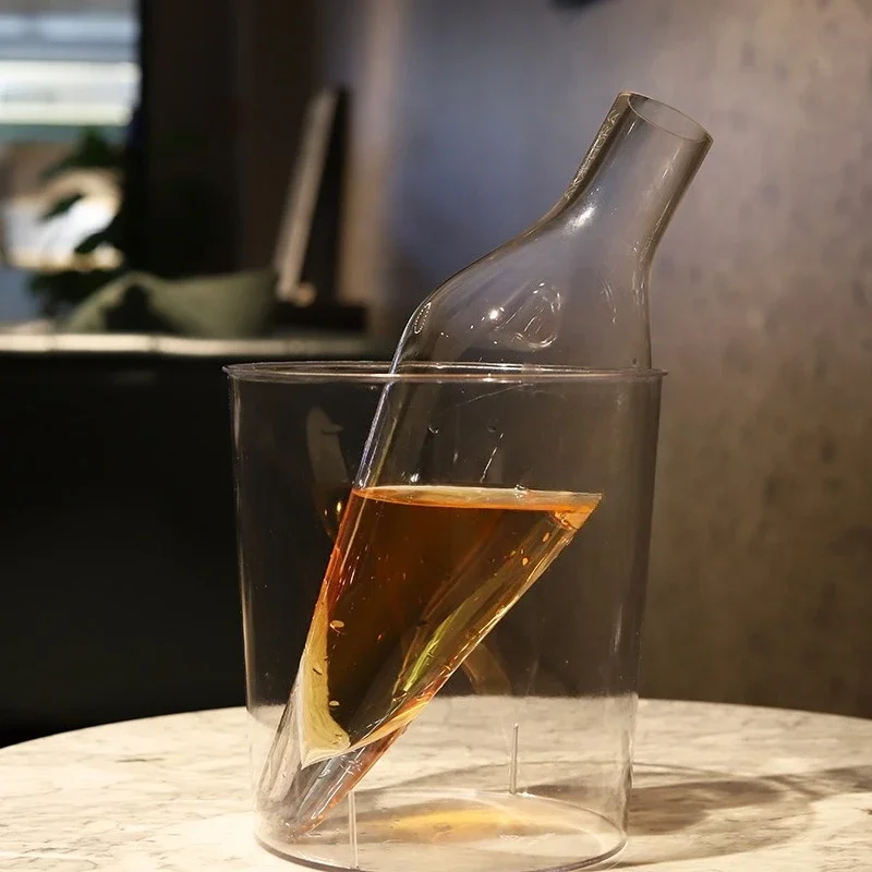 The white grape decanter can be placed in an ice bucket, and the red wine vintage champagne is also very suitable.
