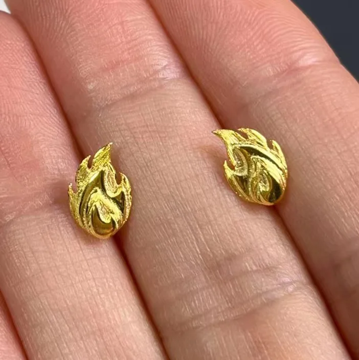 Cartoon Style Small Flame Earrings Design Pure Gold Color Versatile Girls' Earrings A Flame with Clear Lines Fine Craftsmanship