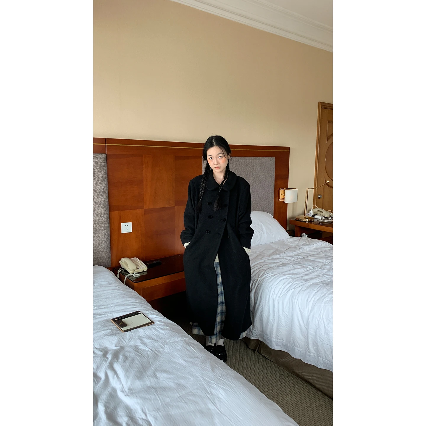 Yingzi Oni Japanese Style Vintage Black Midi Length Doll Collar Woolen Coat Women Long Shape Thick Woolen Outerwear