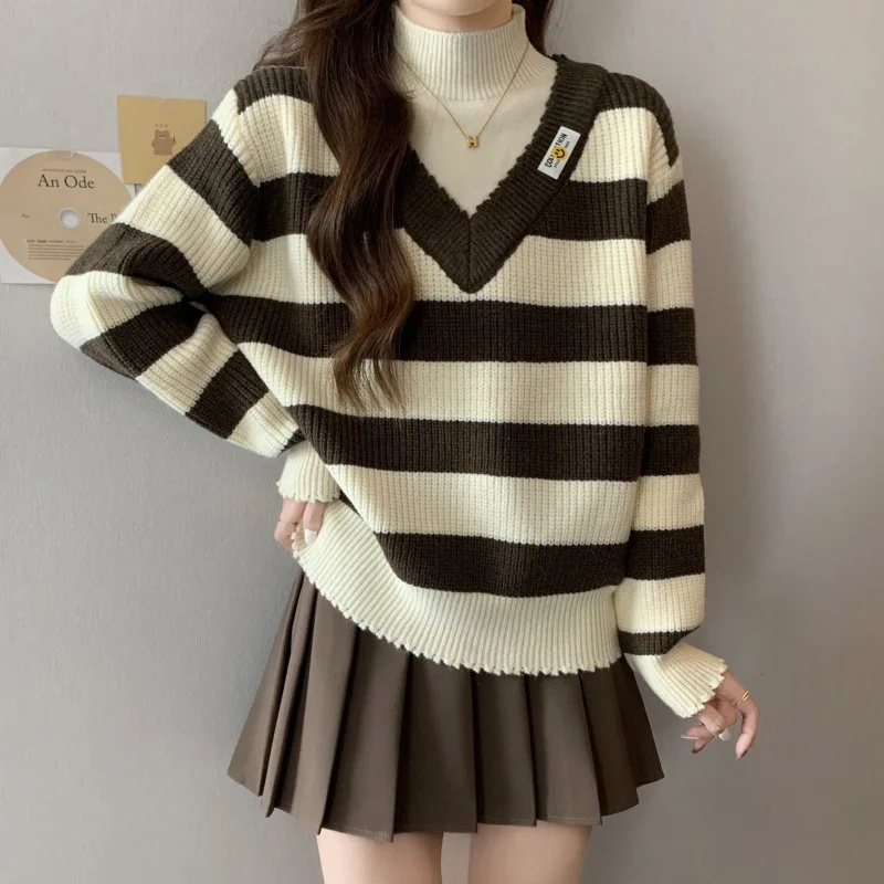 

2024 plus Size Fake Two Pieces Sweaters Fleece-lined Thickened New Fashionable Stylish Small Sweater Wholesale