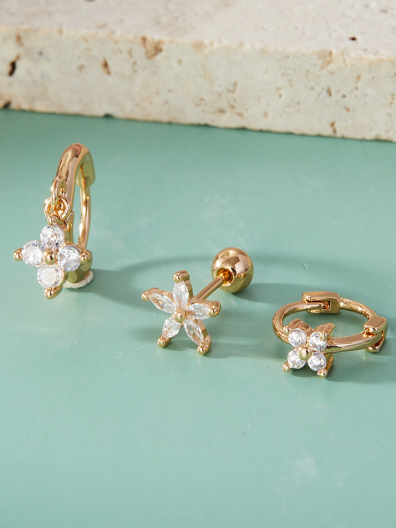 Golden Star Blume Schleife Creolen Set für Frauen Kristall Helix Tragus Knorpel Huggie Ohrringe Piercing Schmuck – Detail 6