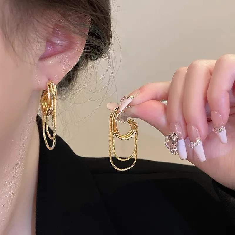 

Feminine Temperament Metal Tassel Geometric Earrings 2025 New Design Wedding Party Luxury Jewelry Accessories For Women‘s Gift