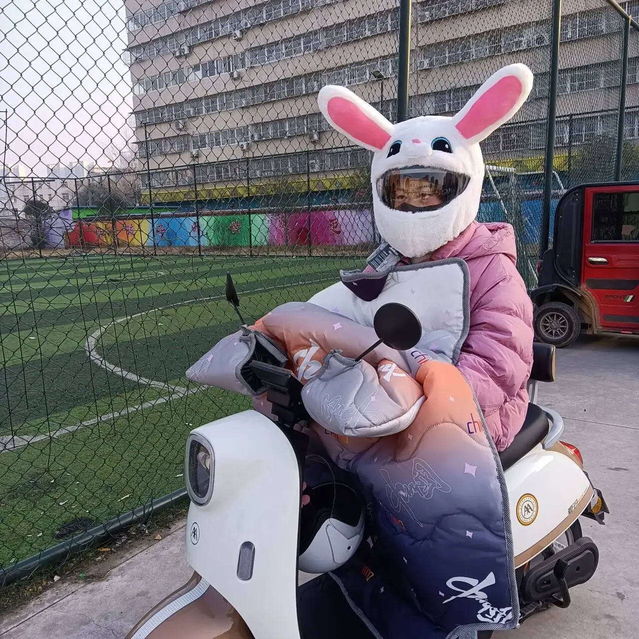 Juste de casque de moto de dessin animé de vacances, chapeau de vélo innovant, amusement en plein air, housse de lapin de Noël personnalisée