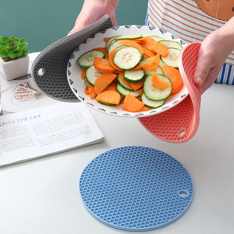 2pcs circular silicone clay pot mat, honeycomb insulation mat, dining table mat, silicone cup mat, anti slip and heat insulation