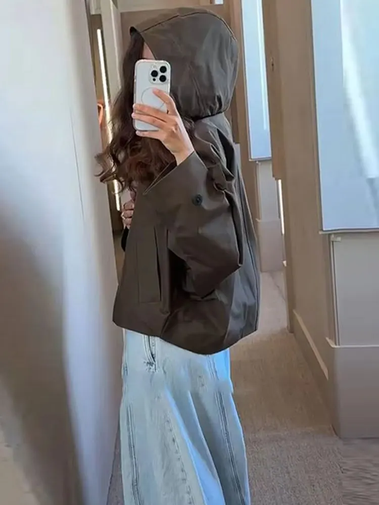 سترات نسائية كاجوال بغطاء للرأس مقاومة للماء للربيع والخريف بأكمام طويلة ملابس خارجية للسيدات في الشارع معاطف عصرية بأزرار جانبية