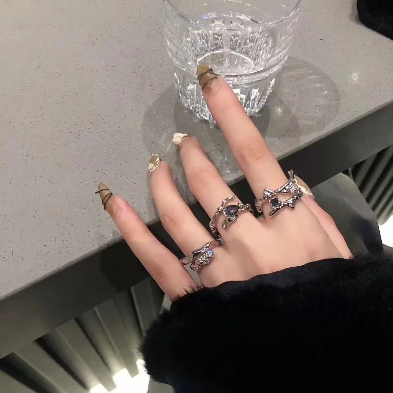 3 Stück/Set, unregelmäßiges Ring-Set in Silberfarbe mit Kristallen, Vintage-Zirkon-Edelstein, offener Ring für Damen, modischer Party-Schmuck, Accessoires. – Detail 2
