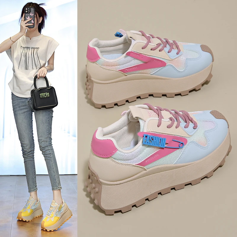 

Korean Version of The New Gump Shoes Female 2026 Spring New Students Running Sports Thick Soles Increase Casual Shoes