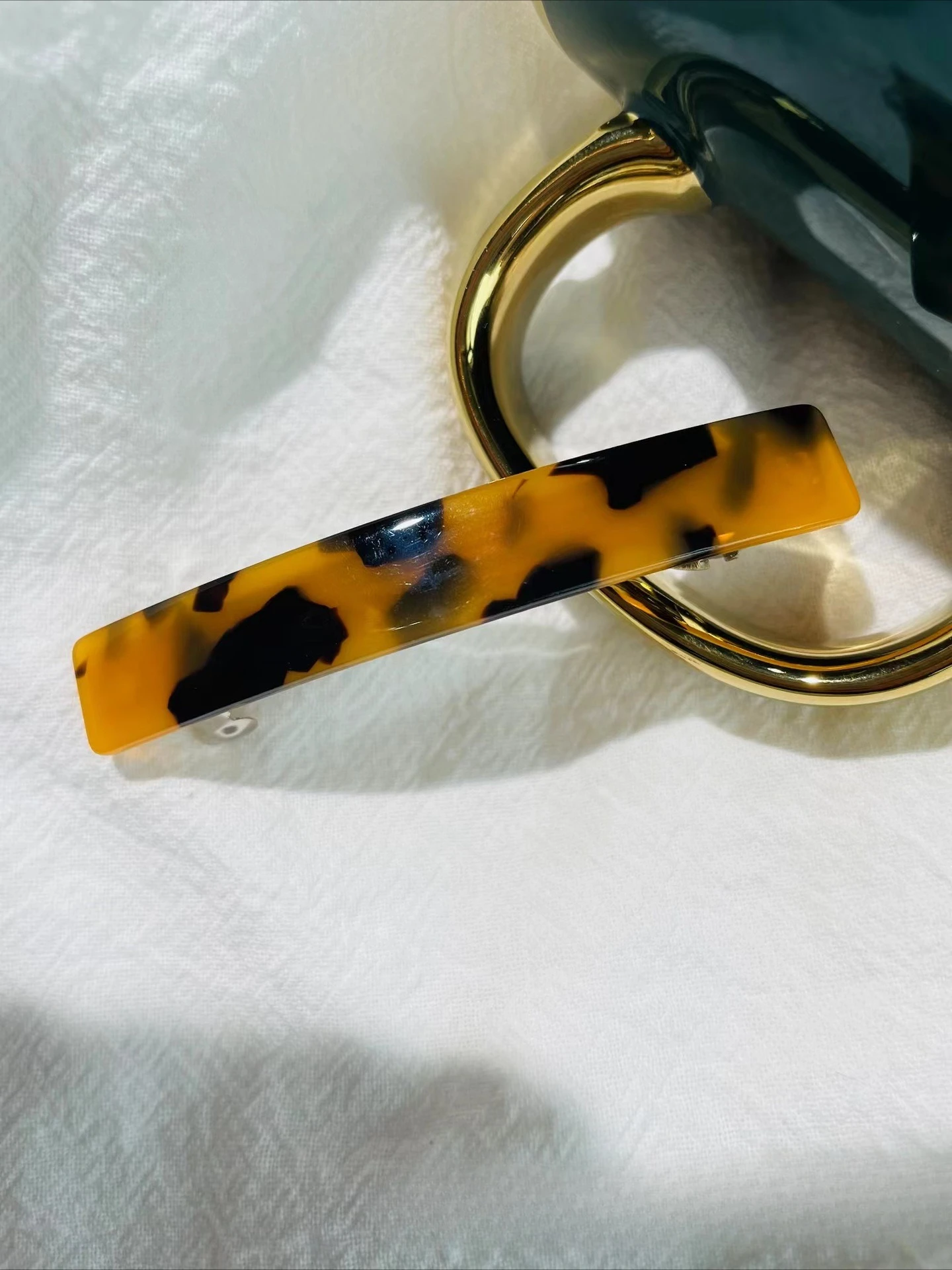 

Small Acetate Hair Clip for the Back of the Head, Ponytail Clip, Fashionable Hair Accessories for Girls