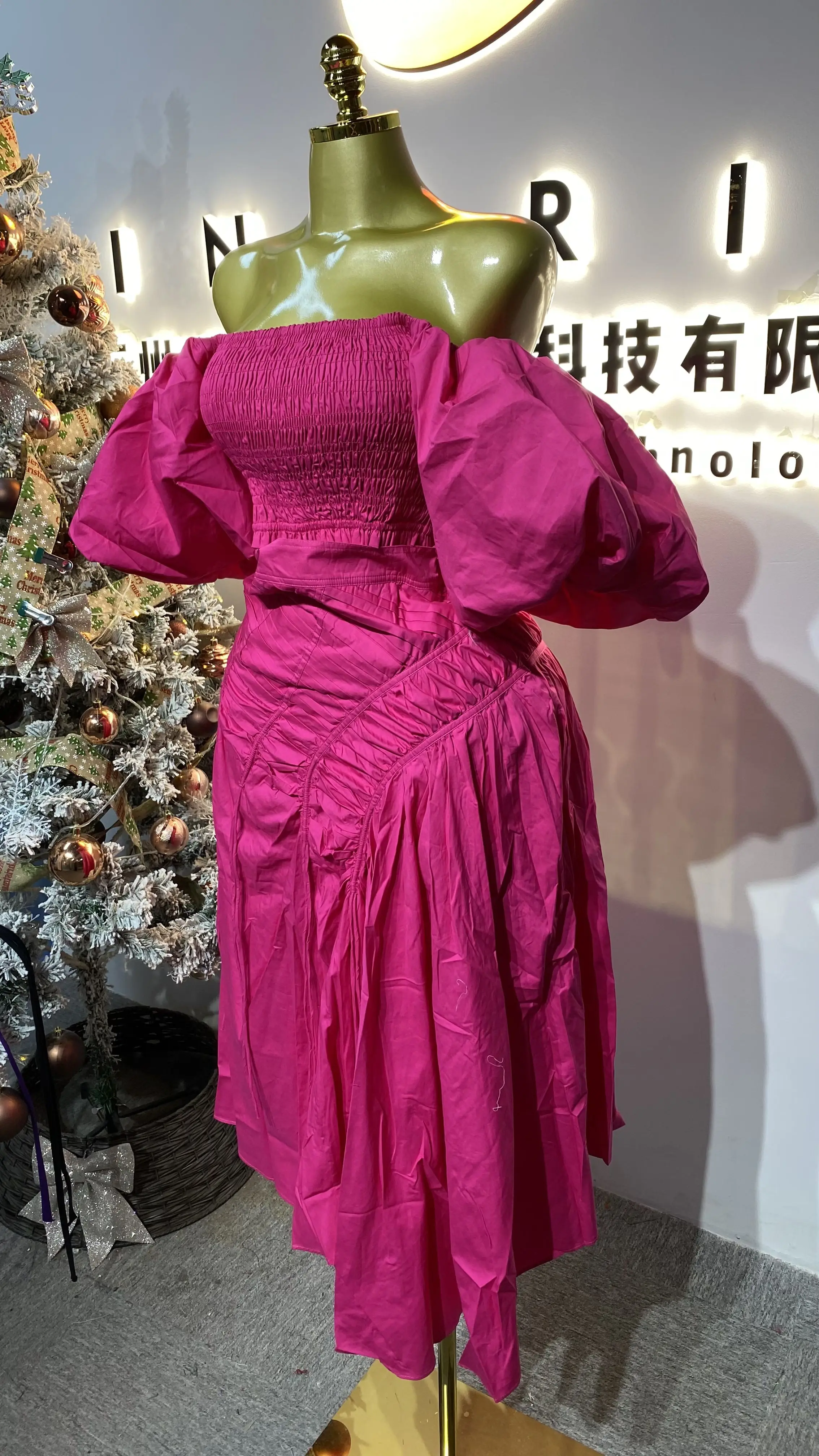 2025 New High-Quality Holiday Style Suit - One-Shoulder Tube Top with High Waist and Pleats-GZXX218